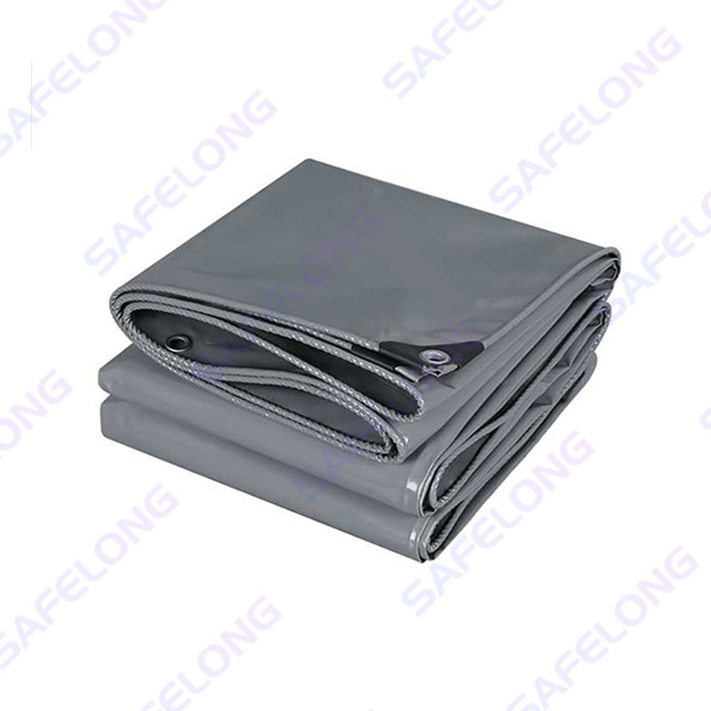 Terpal yang digores dengan pisau